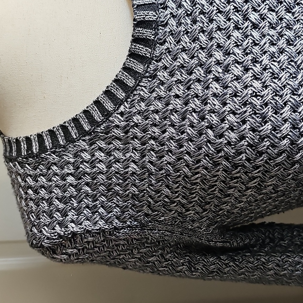 Banana Republic Sweater - Picture 4 of 4